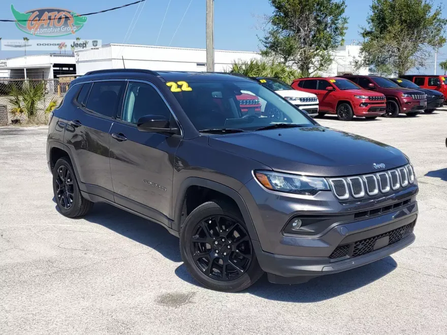 2022 Jeep Compass Latitude Lux photo 1