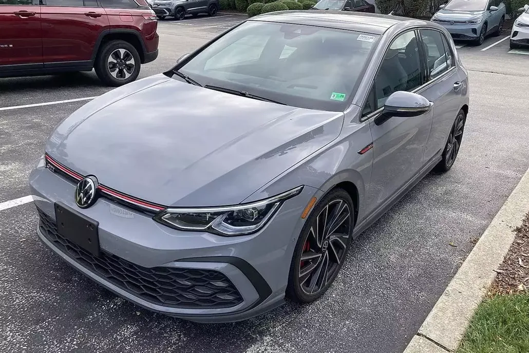2024 Volkswagen Golf GTI Autobahn photo 1