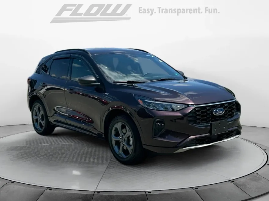 2023 Ford Escape ST-Line photo 1