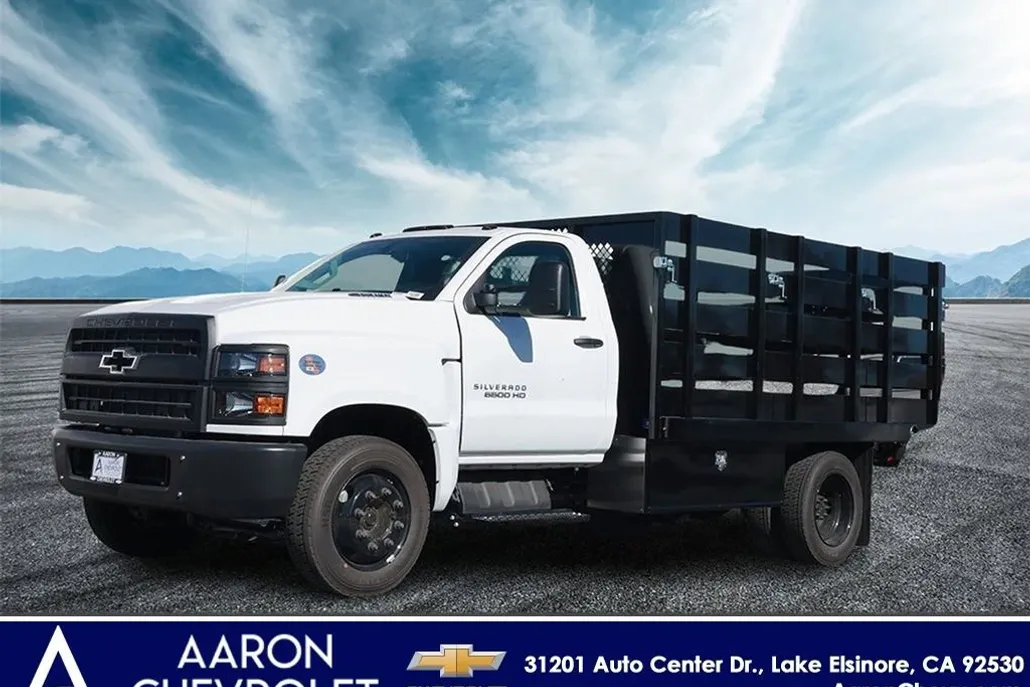 2023 Chevrolet Silverado 6500HD Work Truck photo 1