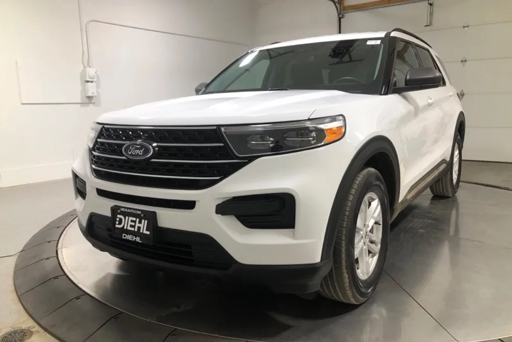2021 Ford Explorer XLT Sport photo 1