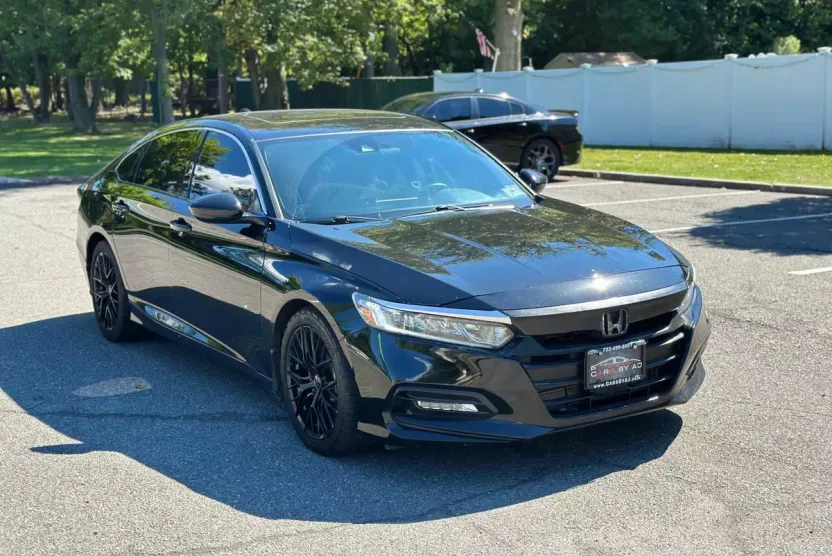 2019 Honda Accord Sport photo 1
