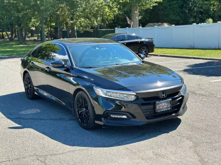 2019 Honda Accord Sport photo 1