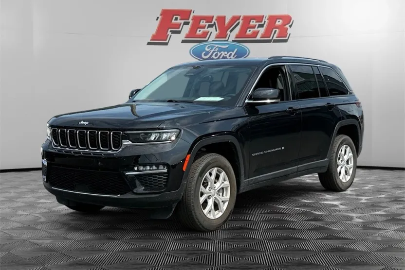 2023 Jeep Grand Cherokee Limited photo 1