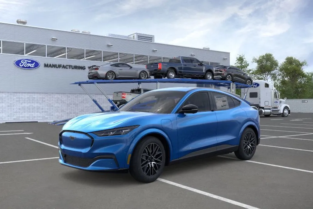 2025 Ford Mustang Mach-E Premium photo 1