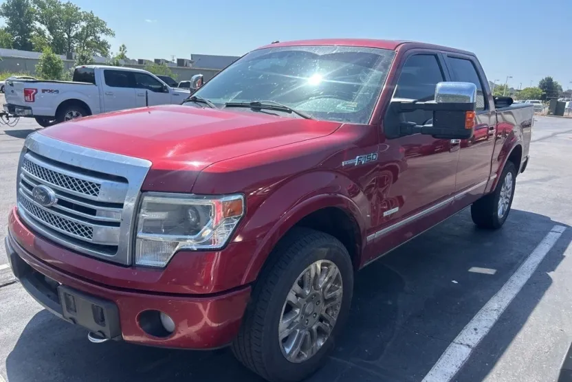 2013 Ford F-150 Platinum photo 1
