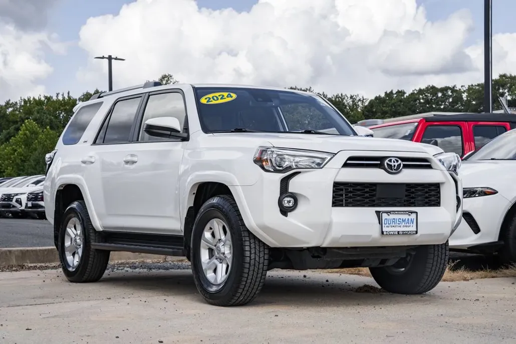 2024 Toyota 4Runner SR5 photo 1
