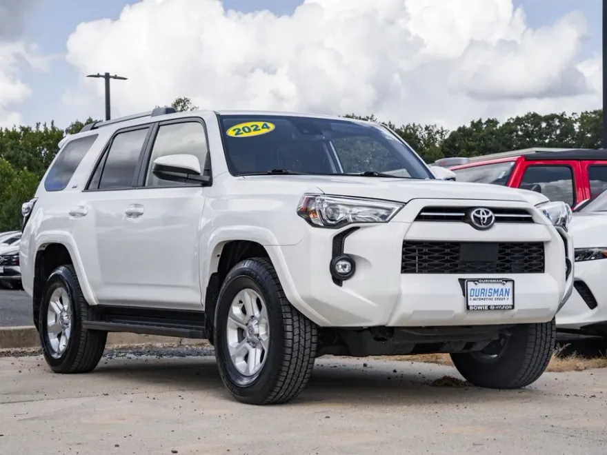 2024 Toyota 4Runner SR5 photo 1