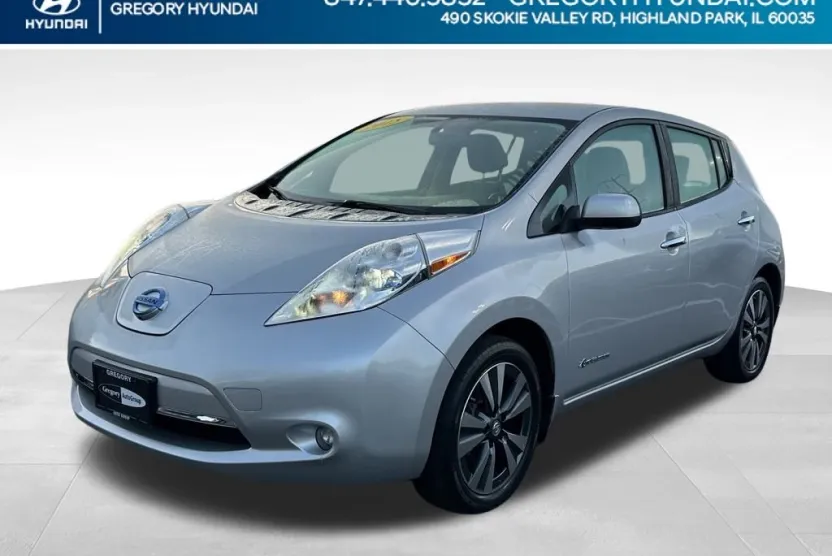 2015 Nissan Leaf SL photo 1