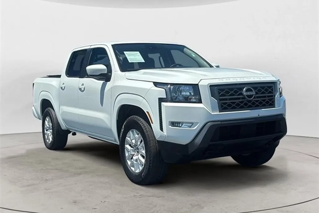 2024 Nissan Frontier SV photo 1