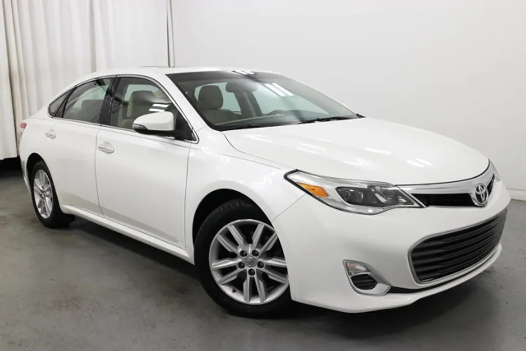 2014 Toyota Avalon XLE Premium photo 1