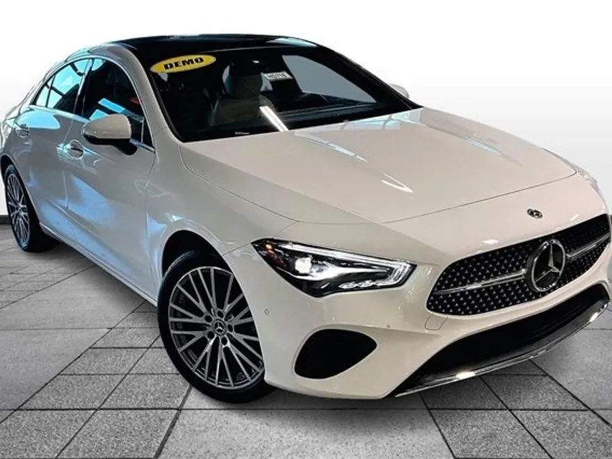 2025 Mercedes Benz CLA 250 4MATIC photo 1