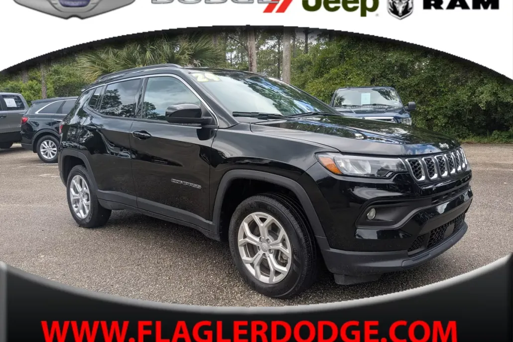 2024 Jeep Compass Latitude photo 1