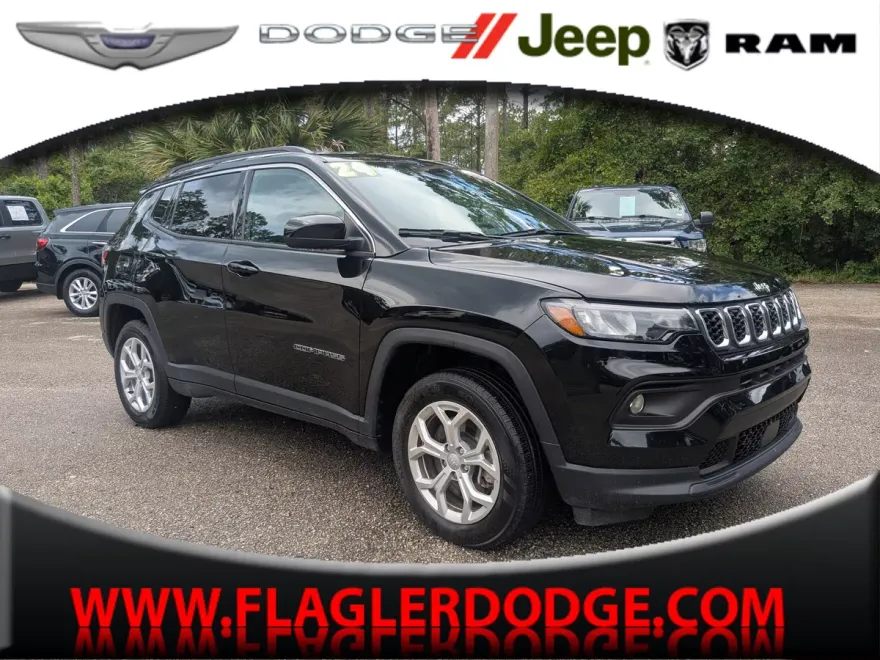 2024 Jeep Compass Latitude photo 1