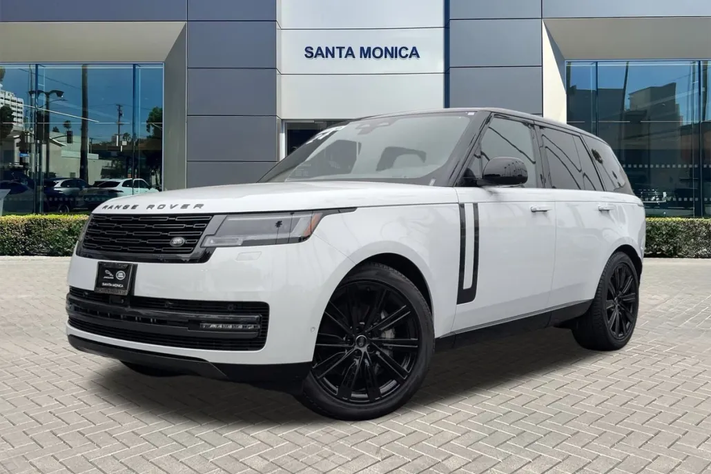 2024 Land Rover Range Rover SE photo 1