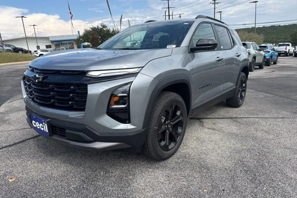 2026 Chevrolet Equinox LT photo 1