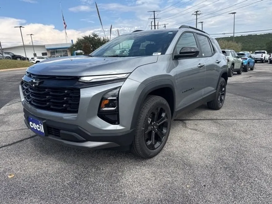 2026 Chevrolet Equinox LT photo 1