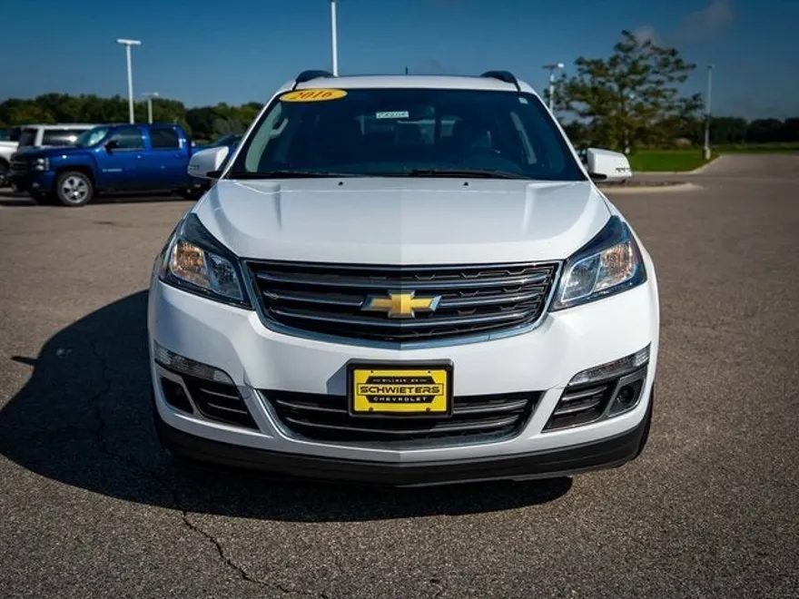 2016 Chevrolet Traverse LTZ photo 1