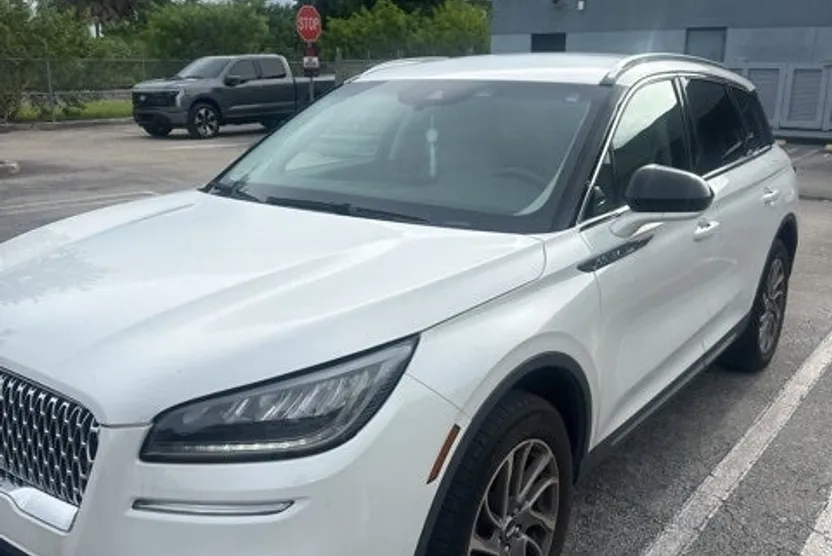 2022 Lincoln Corsair Standard photo 1