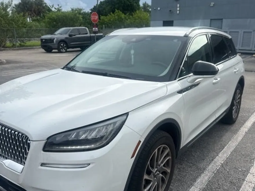 2022 Lincoln Corsair Standard photo 1