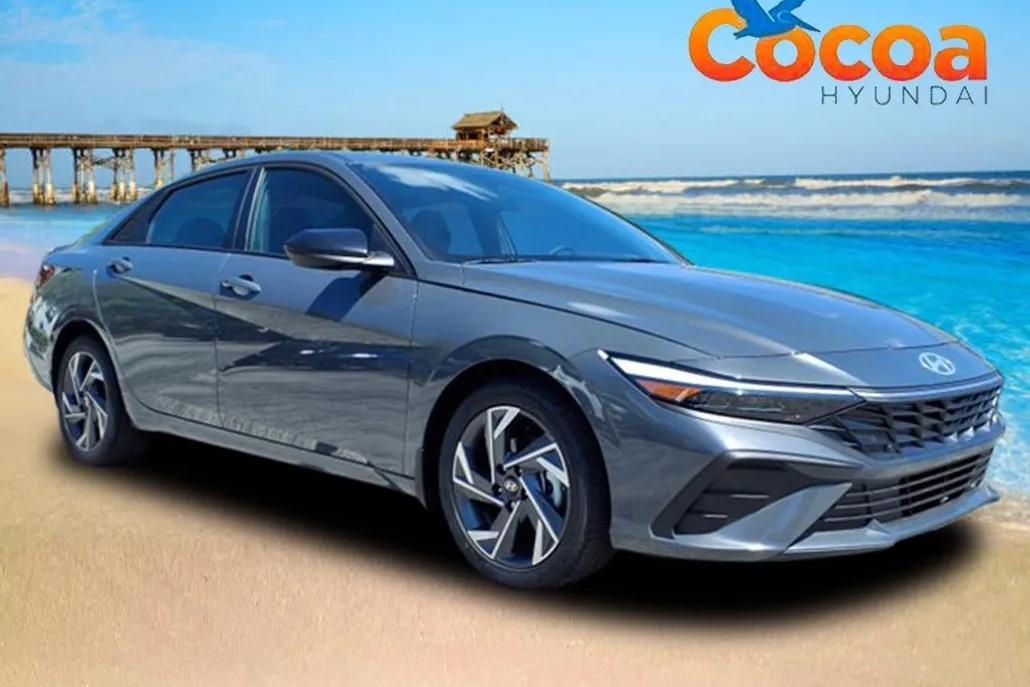 2025 Hyundai Elantra SEL Sport photo 1