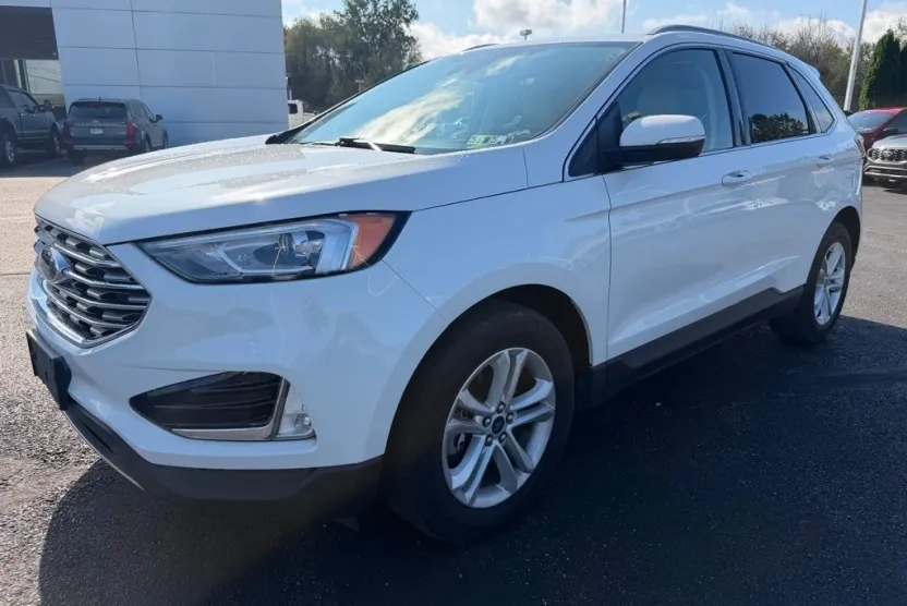 2020 Ford Edge SEL photo 1