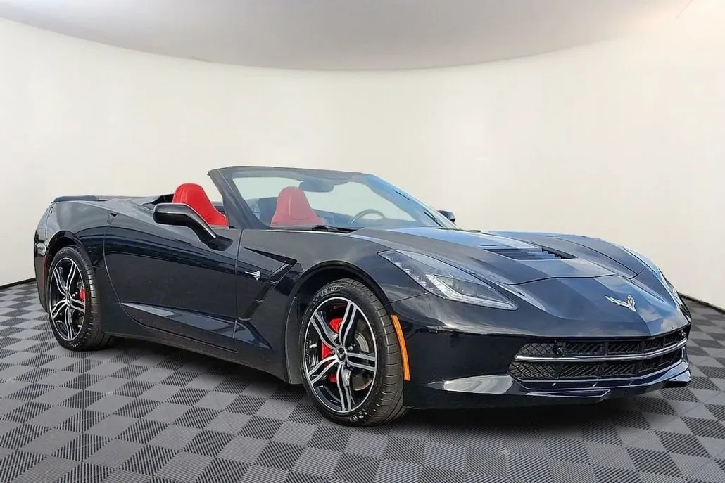 2017 Chevrolet Corvette Stingray 2LT photo 1