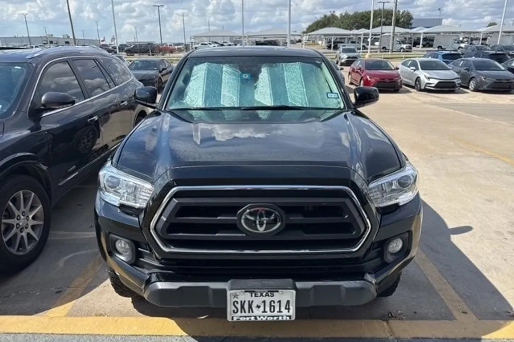 2023 Toyota Tacoma SR5 V6 photo 1