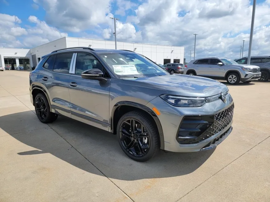 2025 Volkswagen Tiguan SE R-Line Black photo 1