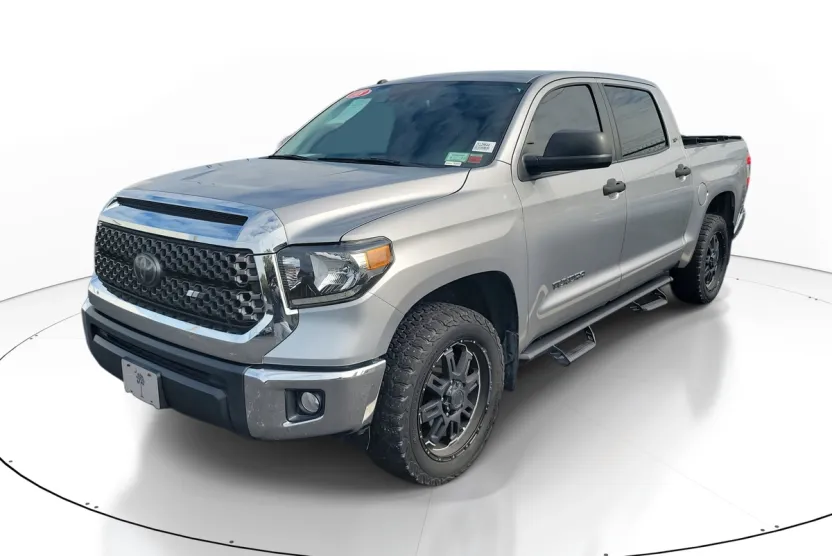 2018 Toyota Tundra SR5 CrewMax photo 1