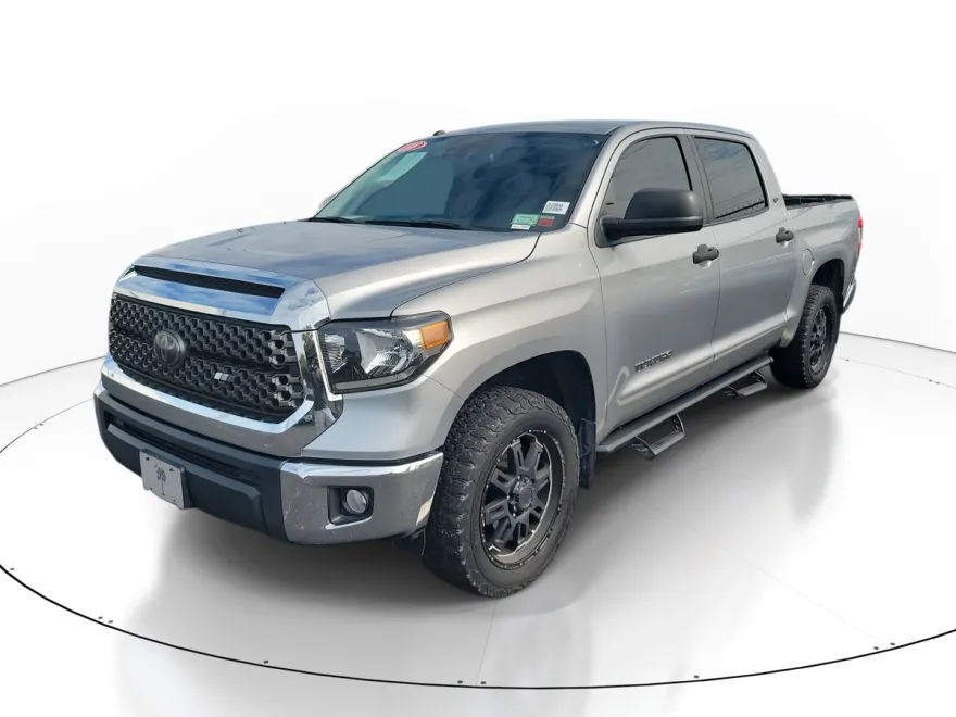 2018 Toyota Tundra SR5 CrewMax photo 1