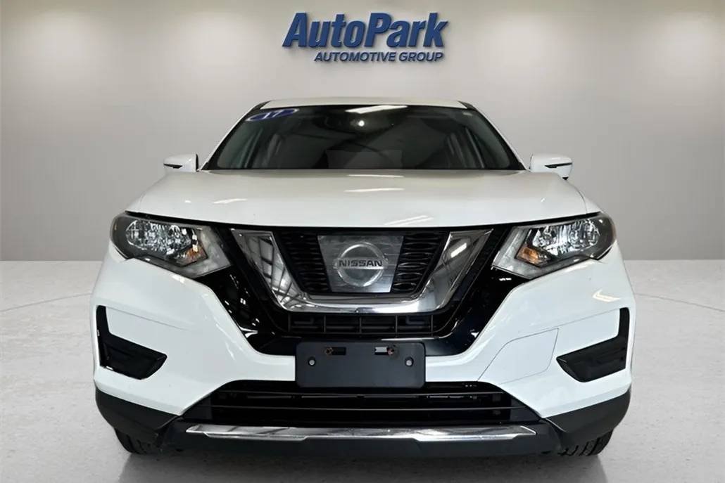 2017 Nissan Rogue S photo 1