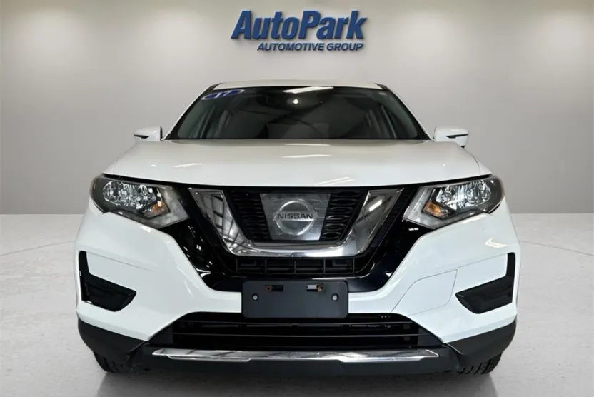 2017 Nissan Rogue S photo 1