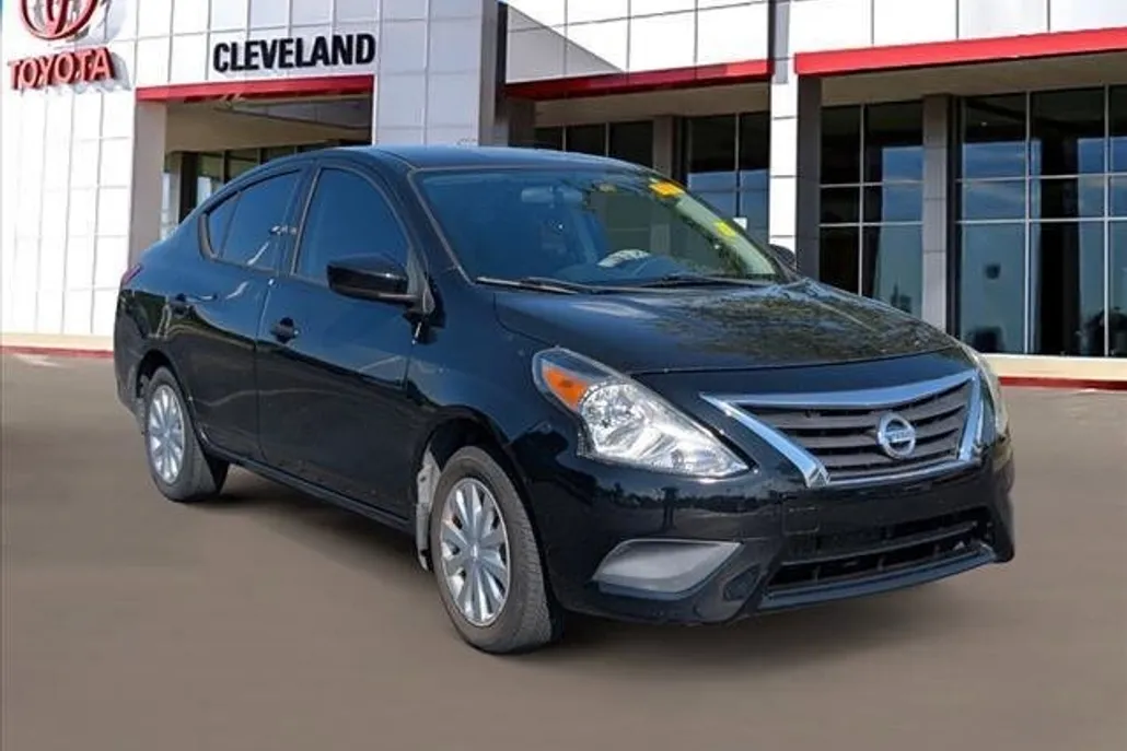 2016 Nissan Versa 1.6 S photo 1