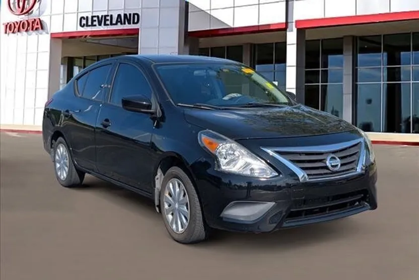 2016 Nissan Versa 1.6 S photo 1