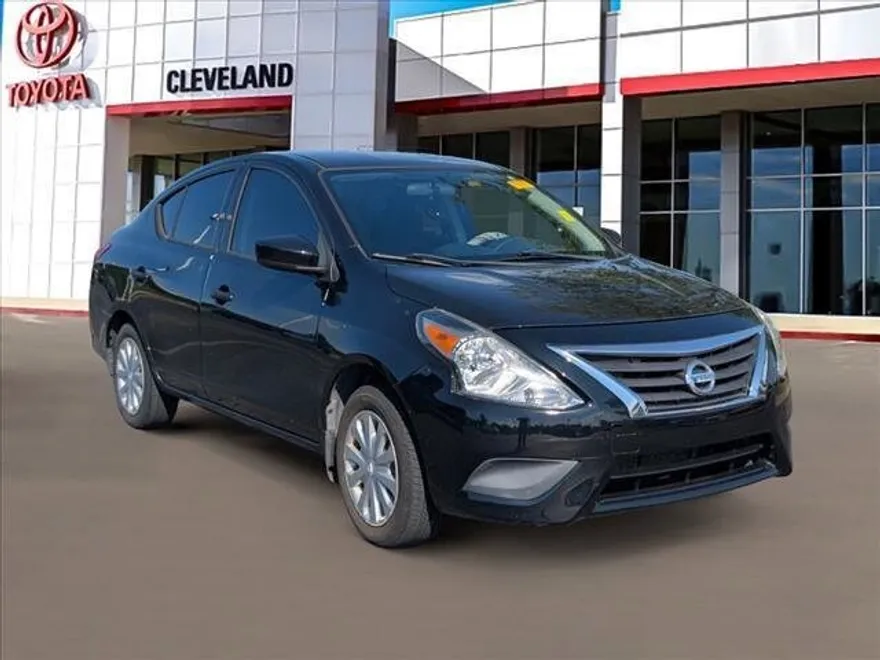 2016 Nissan Versa 1.6 S photo 1