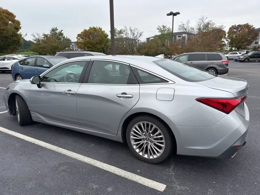 2020 Toyota Avalon Limited photo 1