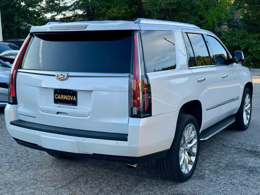 2019 Cadillac Escalade Luxury Sport photo 1