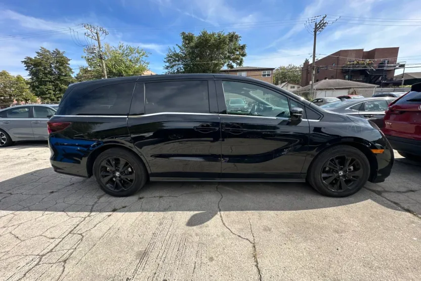 2023 Honda Odyssey photo 1