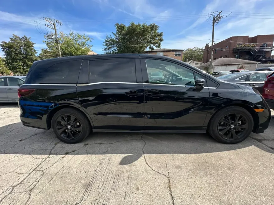 2023 Honda Odyssey photo 1