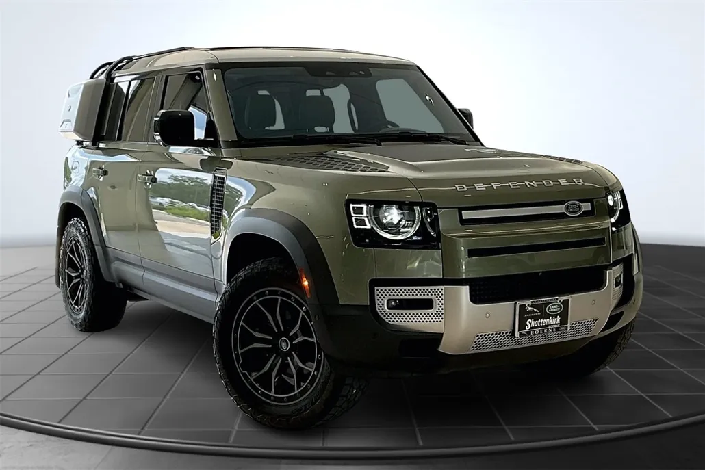 2022 Land Rover Defender 110 S photo 1