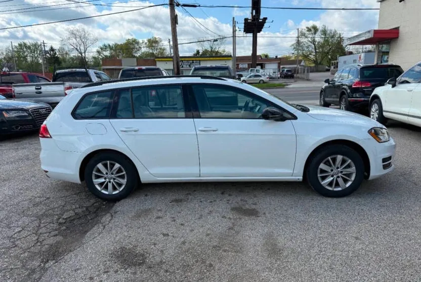 2016 Volkswagen Golf SportWagen TSI S photo 1
