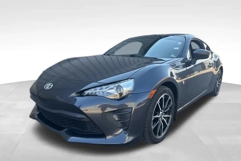 2017 Toyota GR86 Base photo 1
