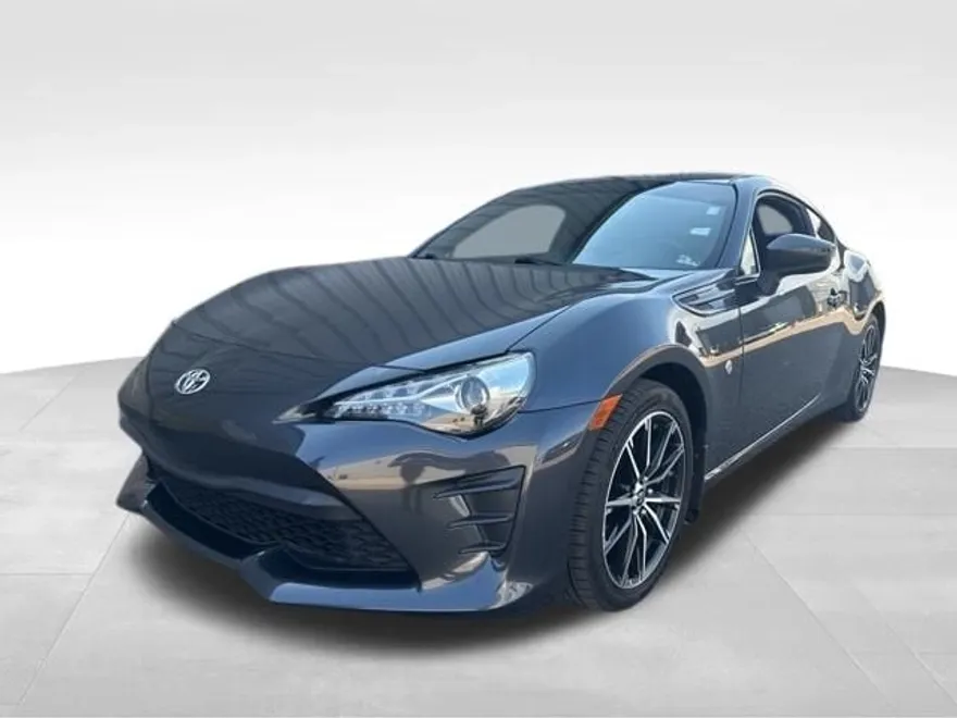 2017 Toyota GR86 Base photo 1