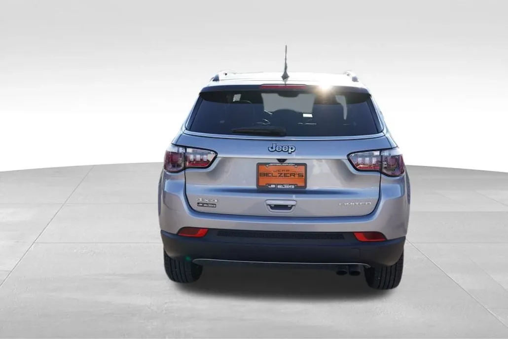 2022 Jeep Compass Limited photo 1