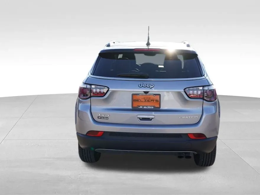 2022 Jeep Compass Limited photo 1