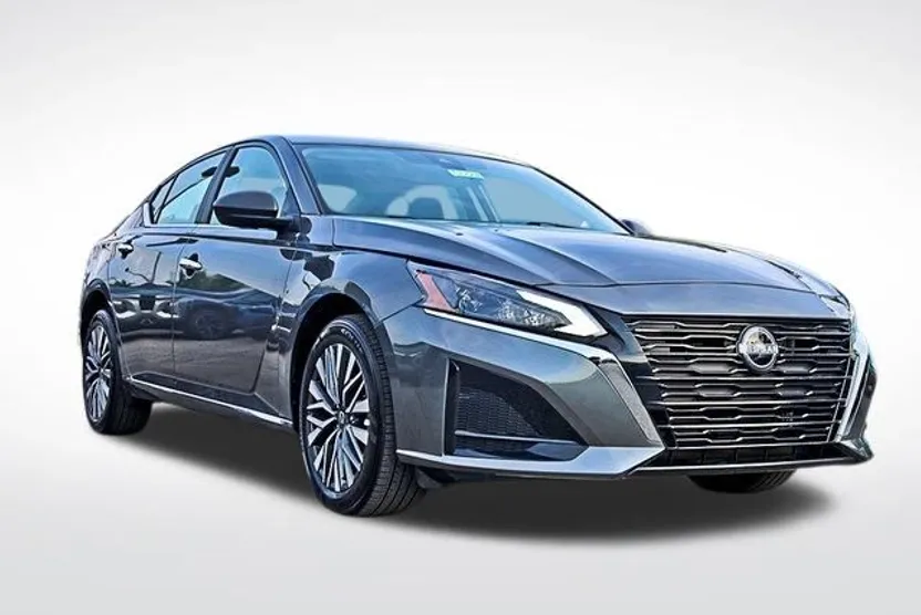 2025 Nissan Altima 2.5 SV photo 1
