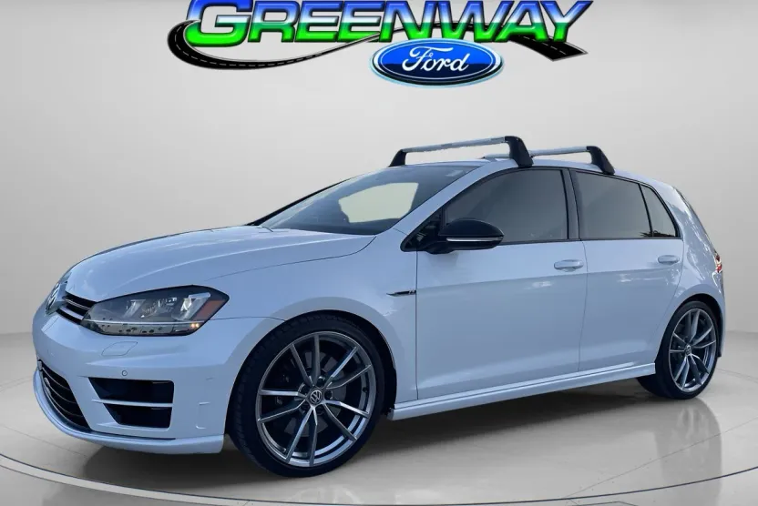 2017 Volkswagen Golf R 4Motion photo 1