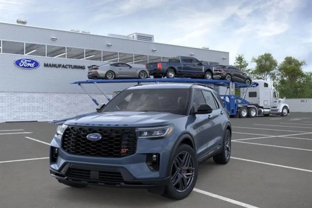 2025 Ford Explorer ST photo 1