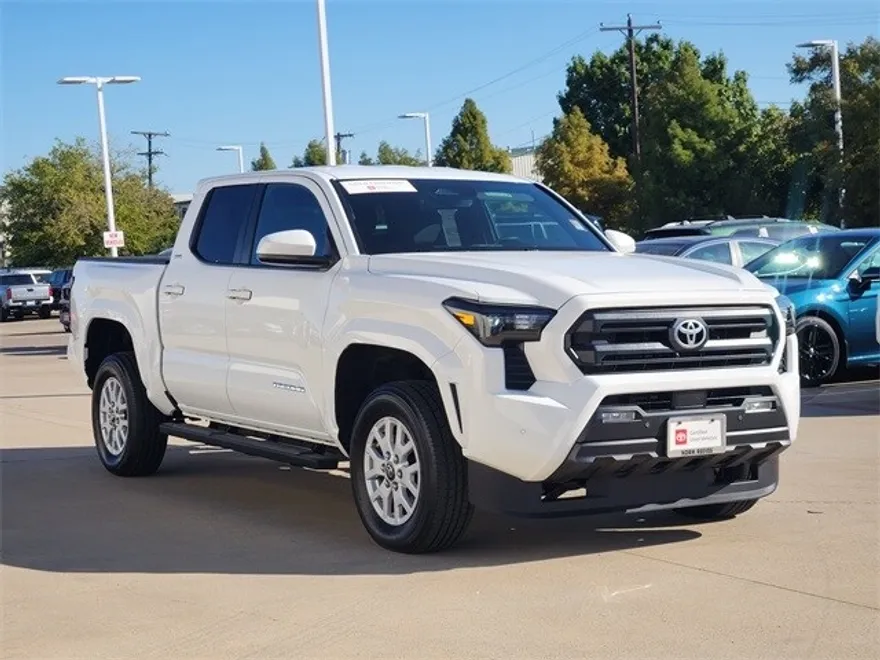 2025 Toyota Tacoma SR5 photo 1